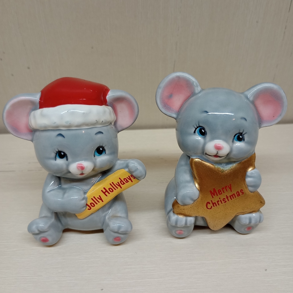 Russ Berrie Christmas Mouse Miniature Figurines with Santa Hat and Star 2.5"